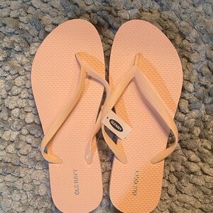 Old Navy Light Pink Flip Flop Sandals